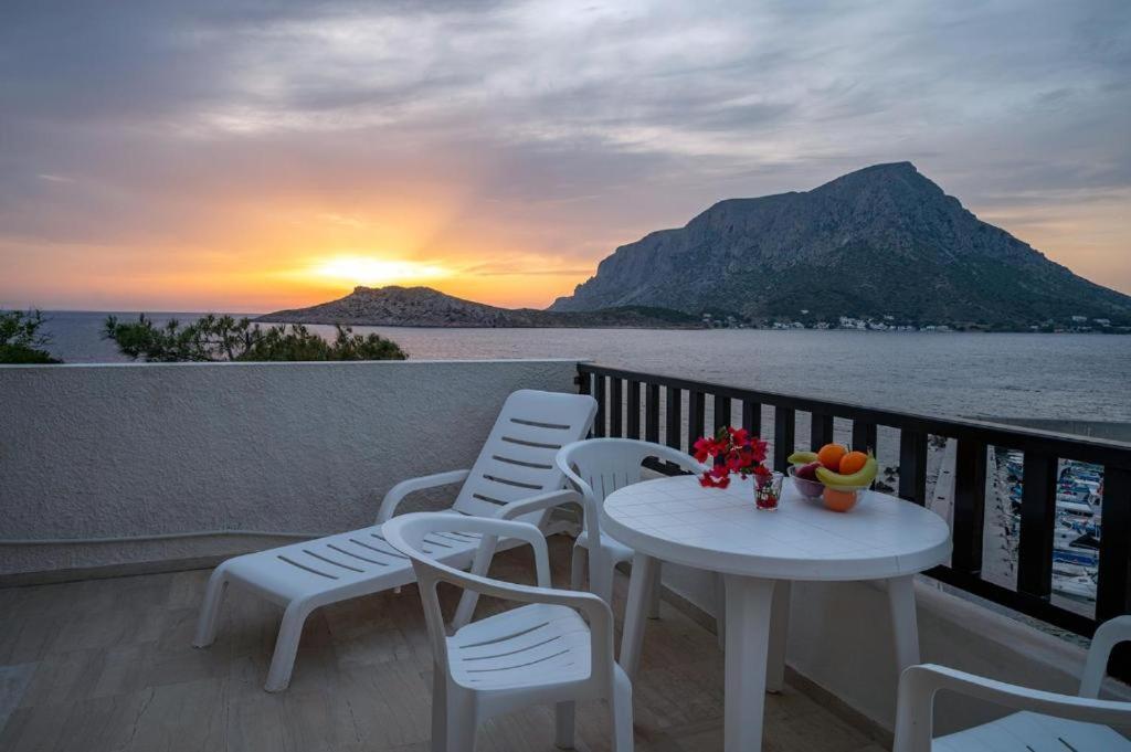 Pelagos Seafront Accommodation - George Myrties Exterior foto