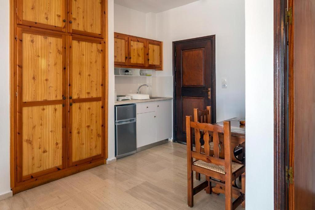 Pelagos Seafront Accommodation - George Myrties Exterior foto